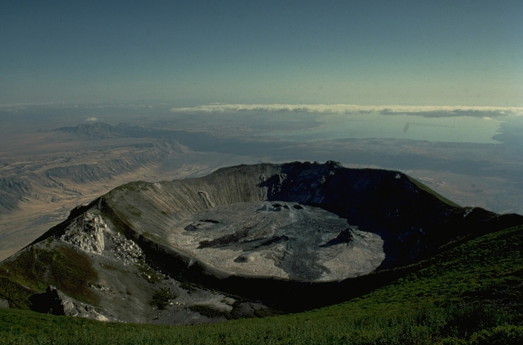 Volcano photo slideshow