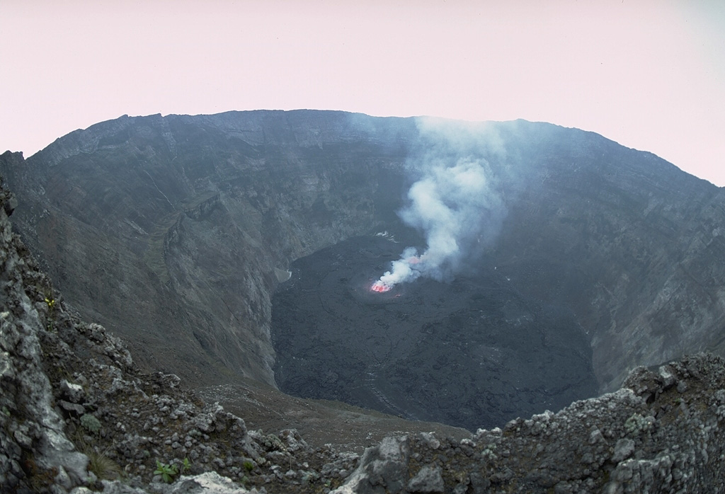 Volcano photo slideshow