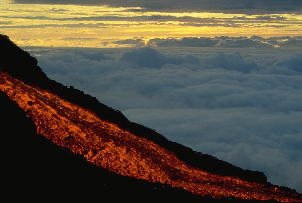 Volcano photo slideshow