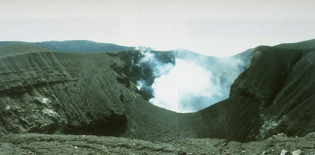 Kawah Verbeek, also known as Kapundan Tenga or Kepundan Tenga, is located at the western end of a chain of several historically active craters along an E-W line at the summit of Sumatra's Marapi volcano. Photo by Gede Suantika, 1992 (Volcanological Survey of Indonesia).