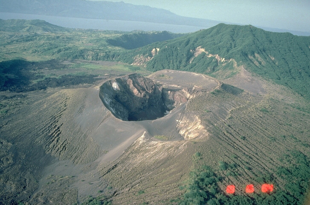 Volcano photo slideshow