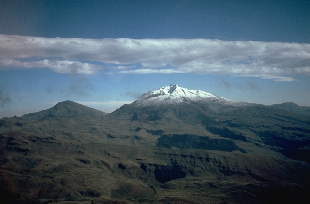 Volcano photo slideshow