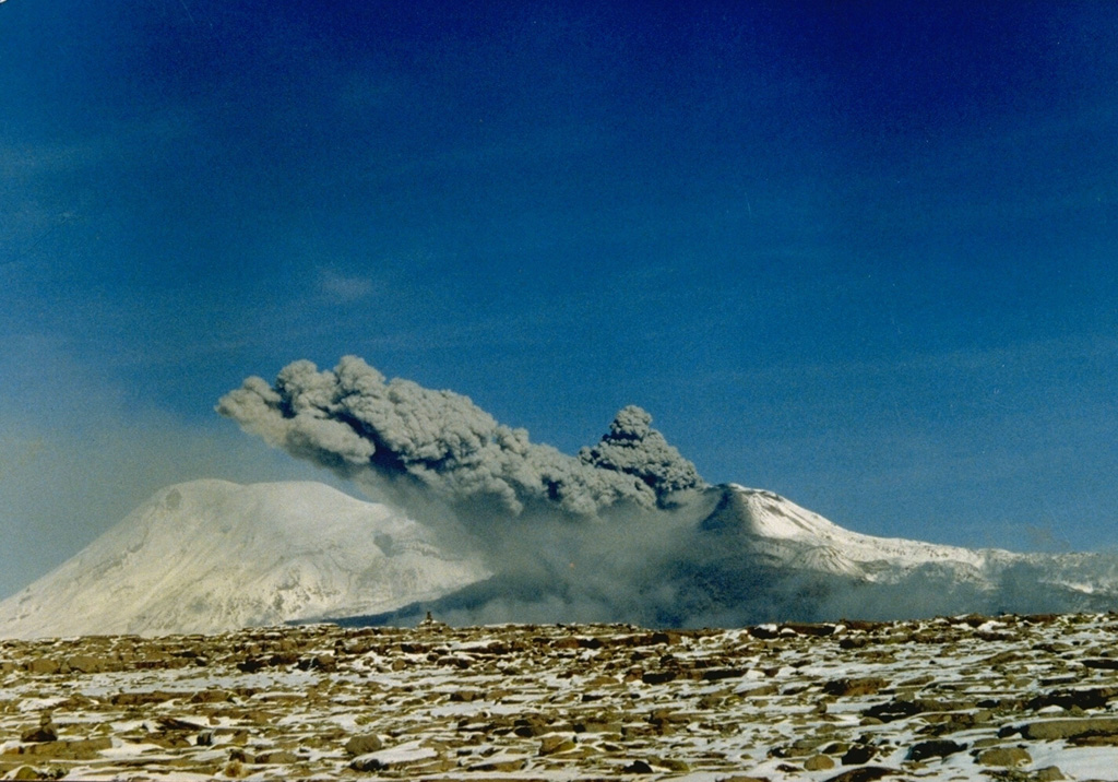 Volcano photo slideshow