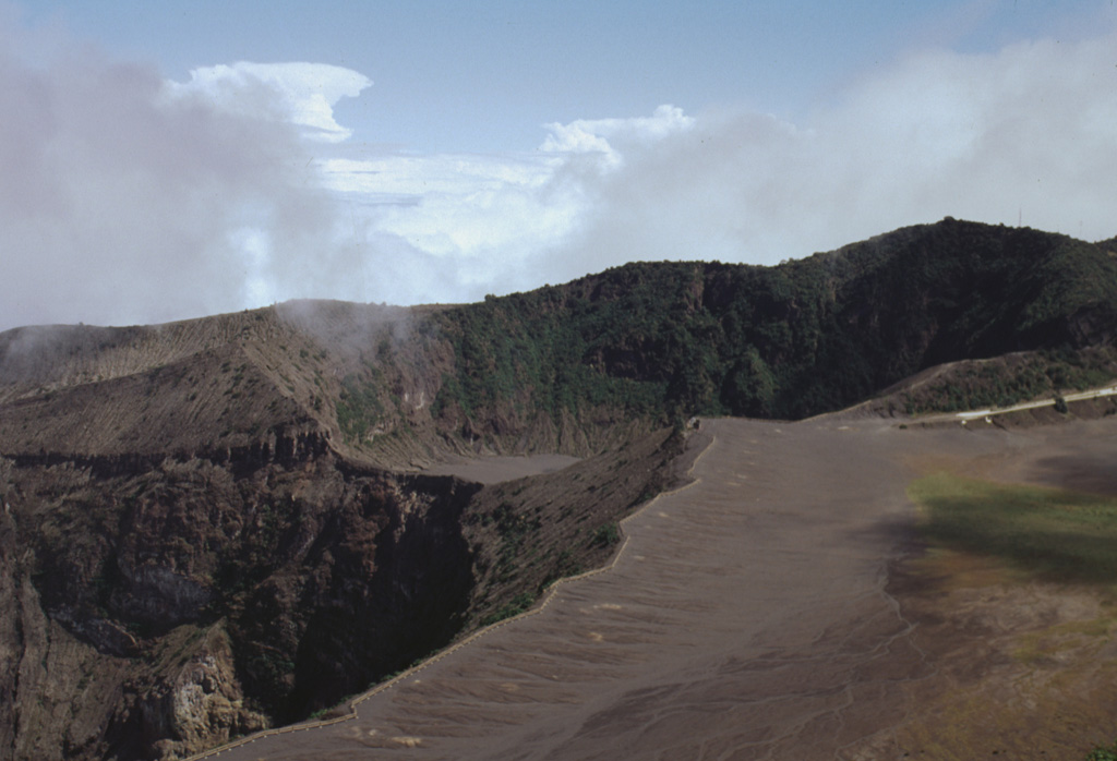 Volcano photo slideshow