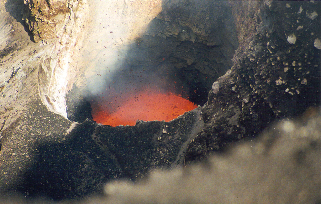 Volcano photo slideshow