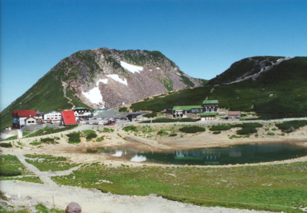 Ebisudake lava dome in the background and Tsurugaike crater lake at the lower right are part of the summit complex of the Norikura volcano in central Honshu. Photo by Ichio Moriya (Kanazawa University).