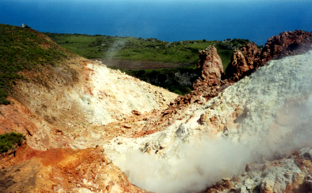 Volcano photo slideshow