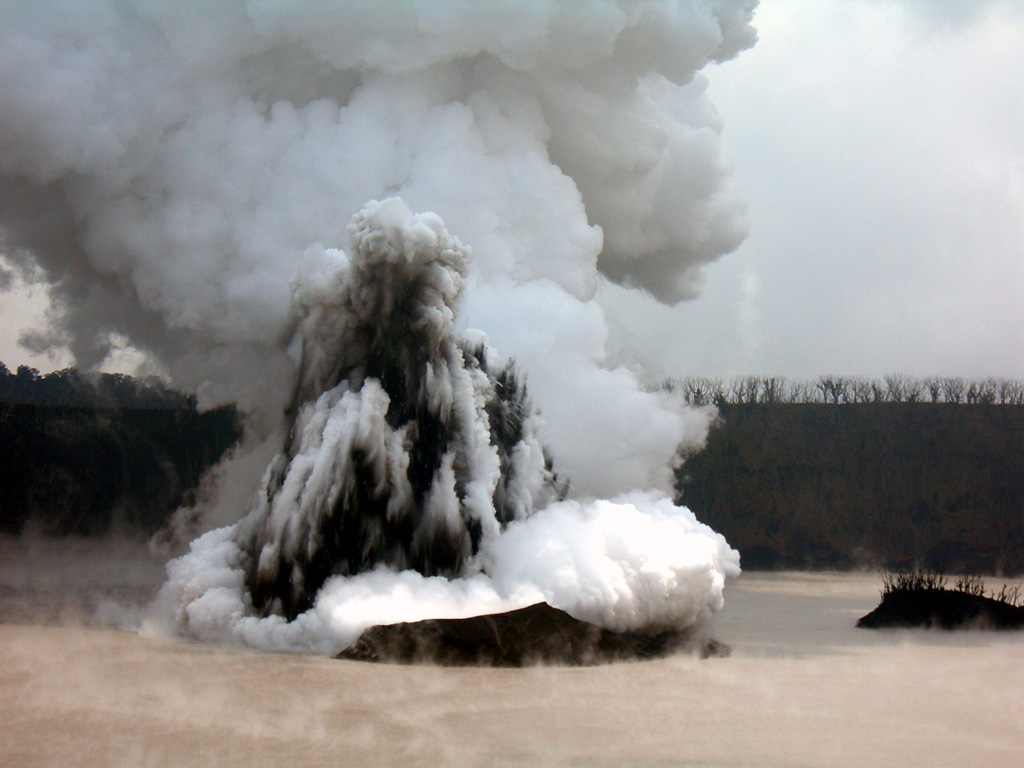 Volcano photo slideshow