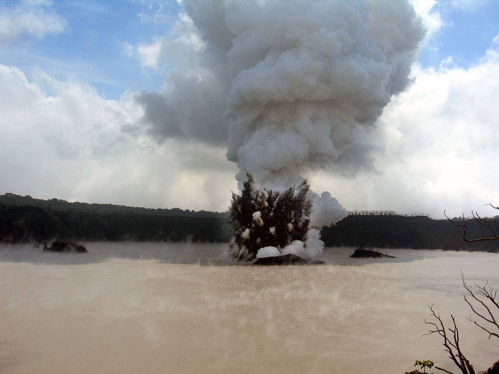 Volcano photo slideshow