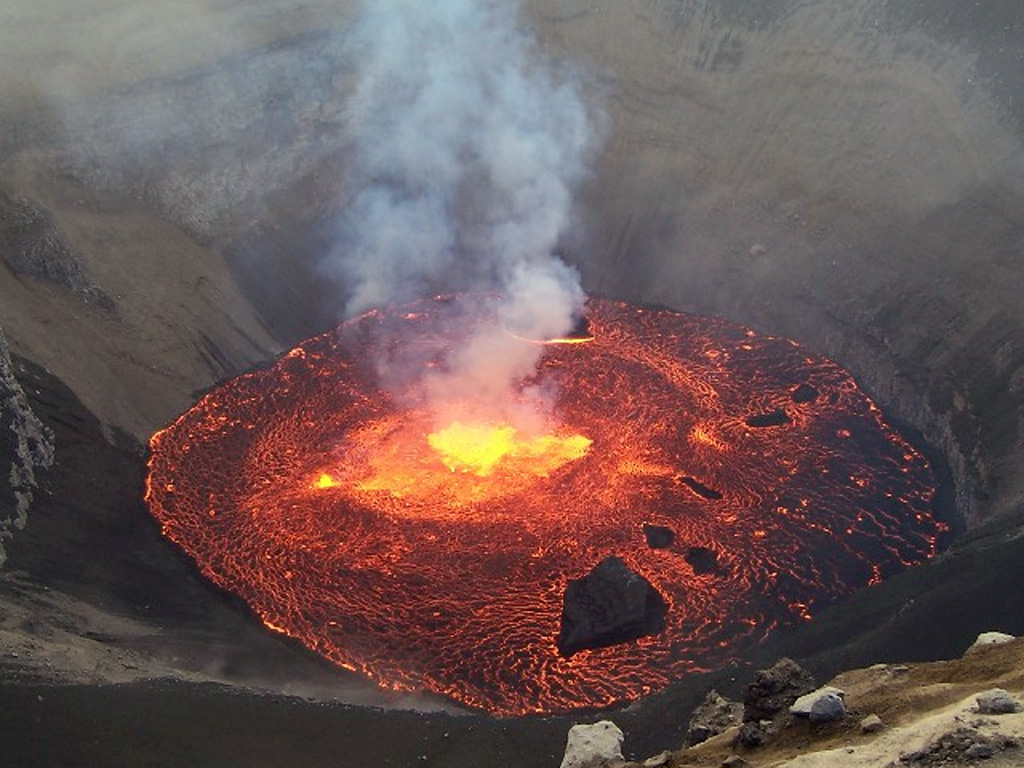 Volcano photo slideshow