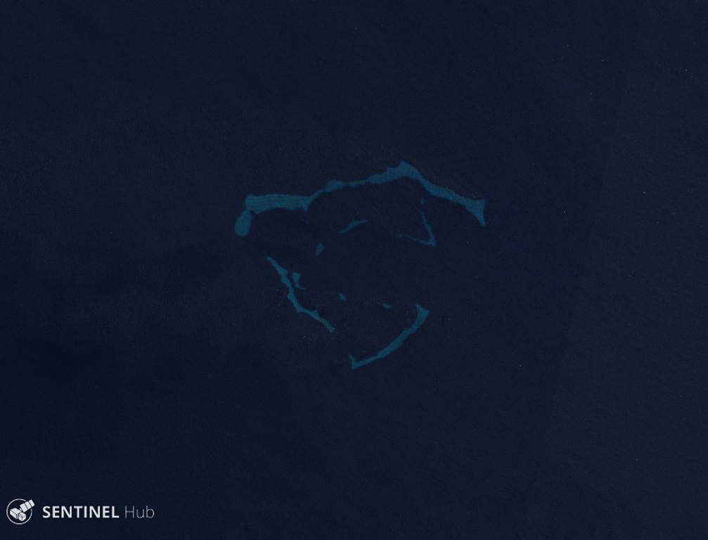 Hankow Reef is thought to be the remnant of an eroded volcanic island called Yomba that was described through oral tradition. The reef is visible in this 15 August 2019 Sentinel-2 satellite image (N is at the top) between Bagabag and Crown islands, N of the main island of Papua New Guinea. Satellite image courtesy of Copernicus Sentinel Data, 2019.